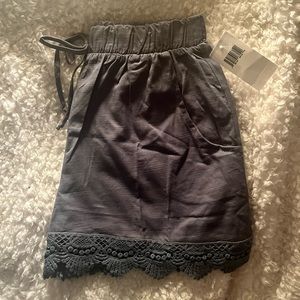 NWT lace trim shorts🔸